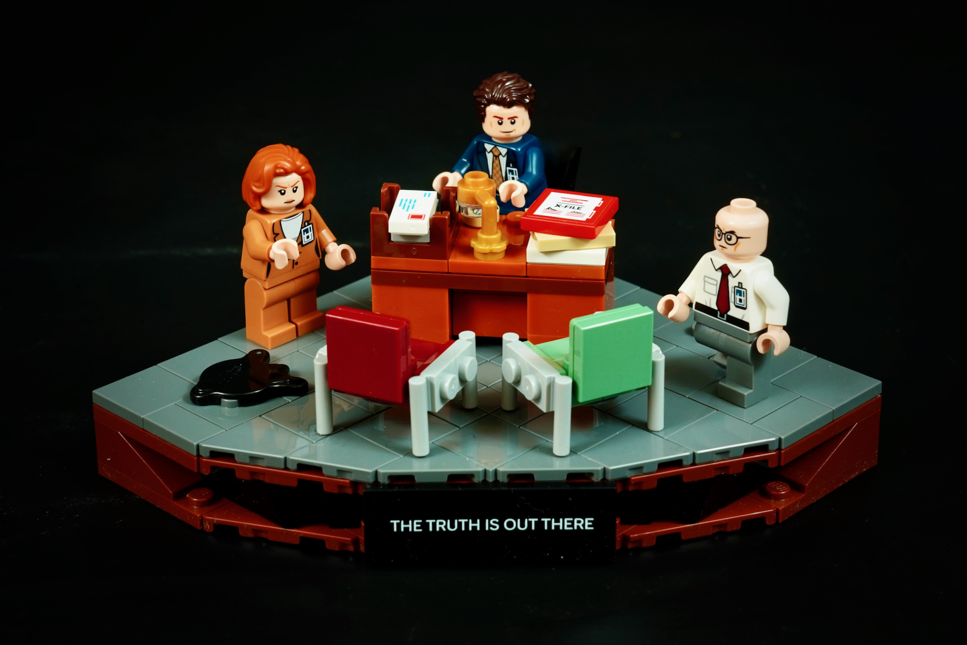 LEGO Ideas 21369 X-Files review - 1