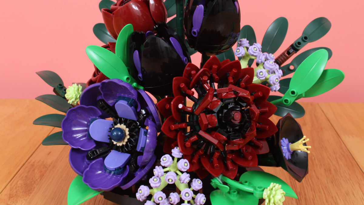 LEGO Botanicals 11513 Dark Flower Arrangement review