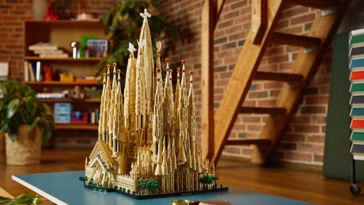 Why The Sagrada Fam lia Hit 12 000 Pieces And What s Next Brick 