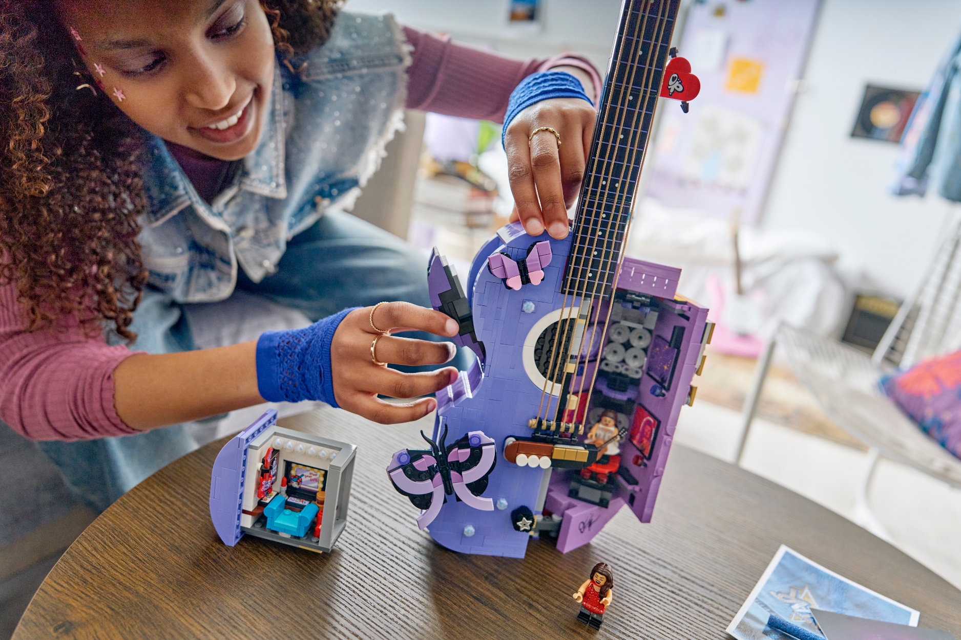 LEGO Editions 43031 olivia rodgrigo guitar - LWDMKEufbXQw
