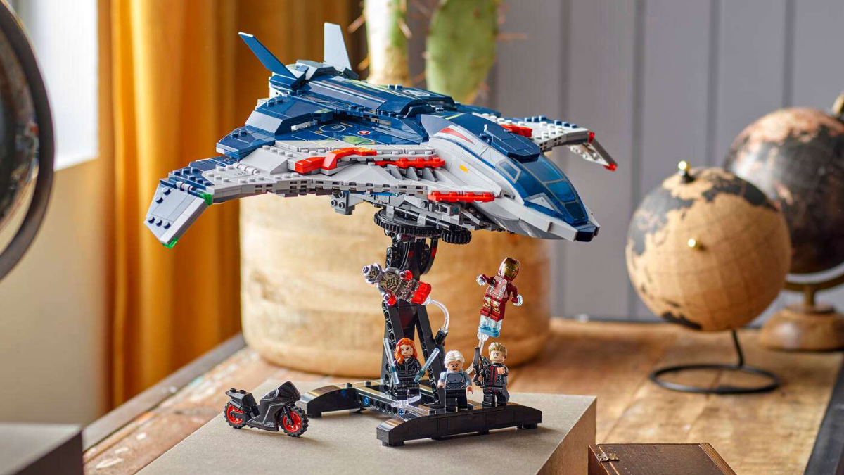LEGO Marvel 76325 Avengers Age of Ultron Quinjet featured