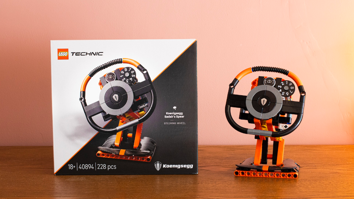 LEGO Technic 40894 Koenigsegg Sadair’s Spear Steering Wheel GWP review
