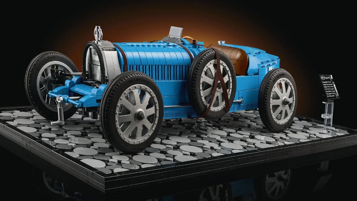 LEGO’s exclusive new Bugatti set has a painful Star Wars recolour