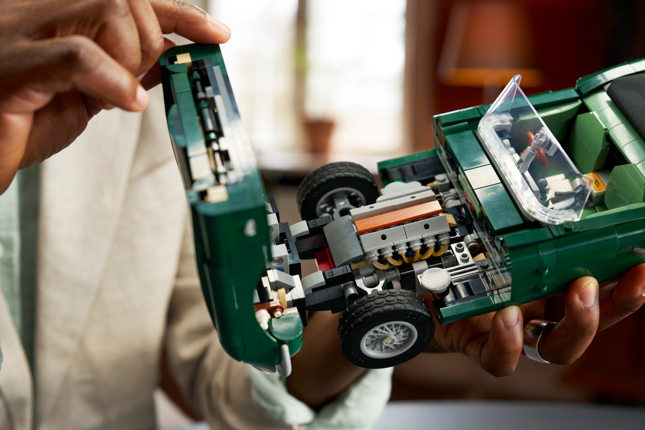 LEGO-Icons-11381-Jaguar-E-Type-762372641074
