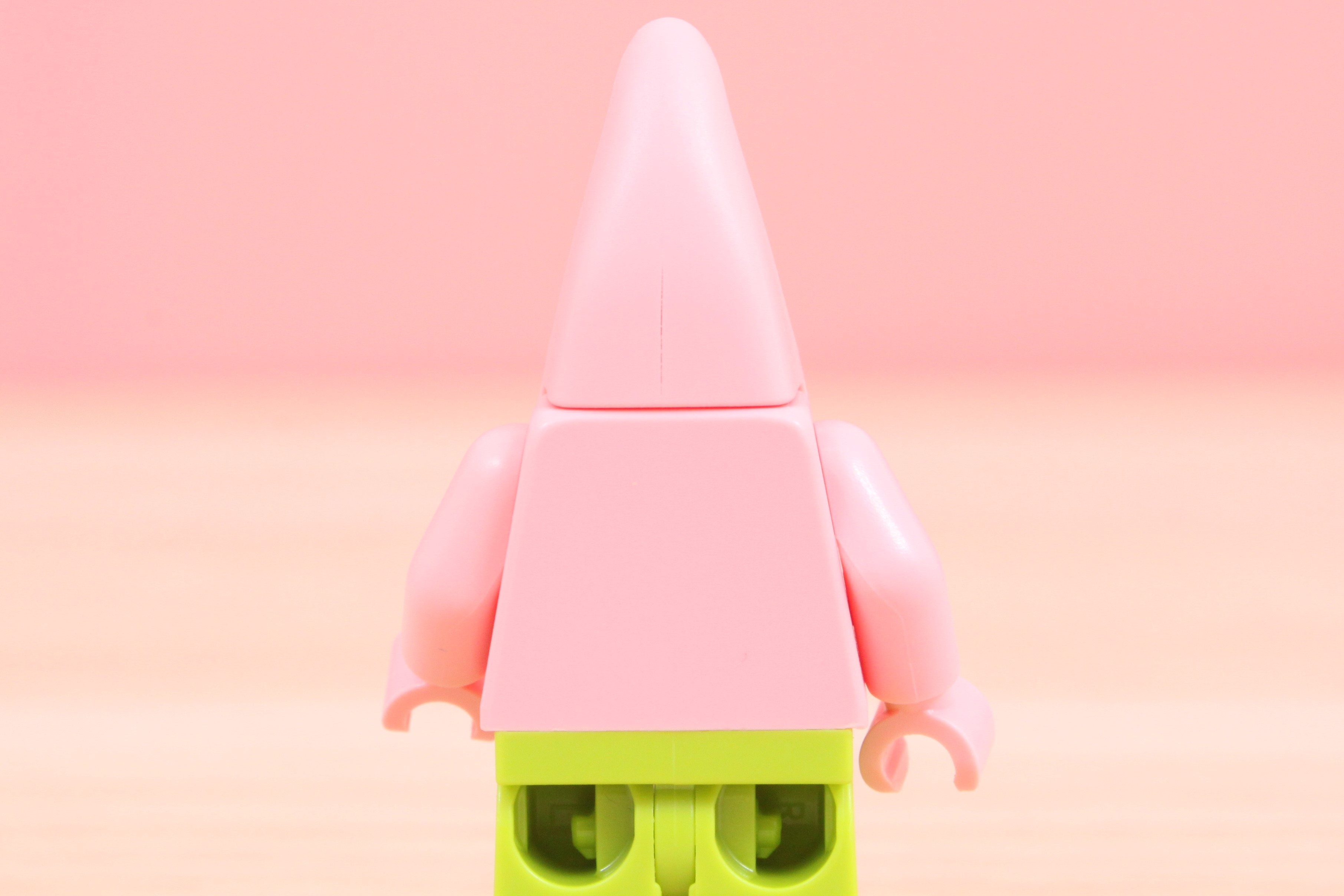 Example of a confirmed crack on another recent LEGO minifigure head
