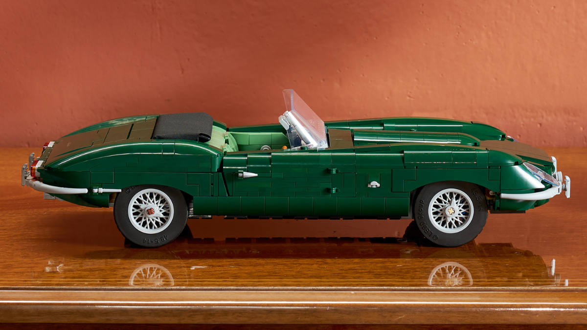 A magnificent British icon arrives with LEGO Icons Jaguar E-Type