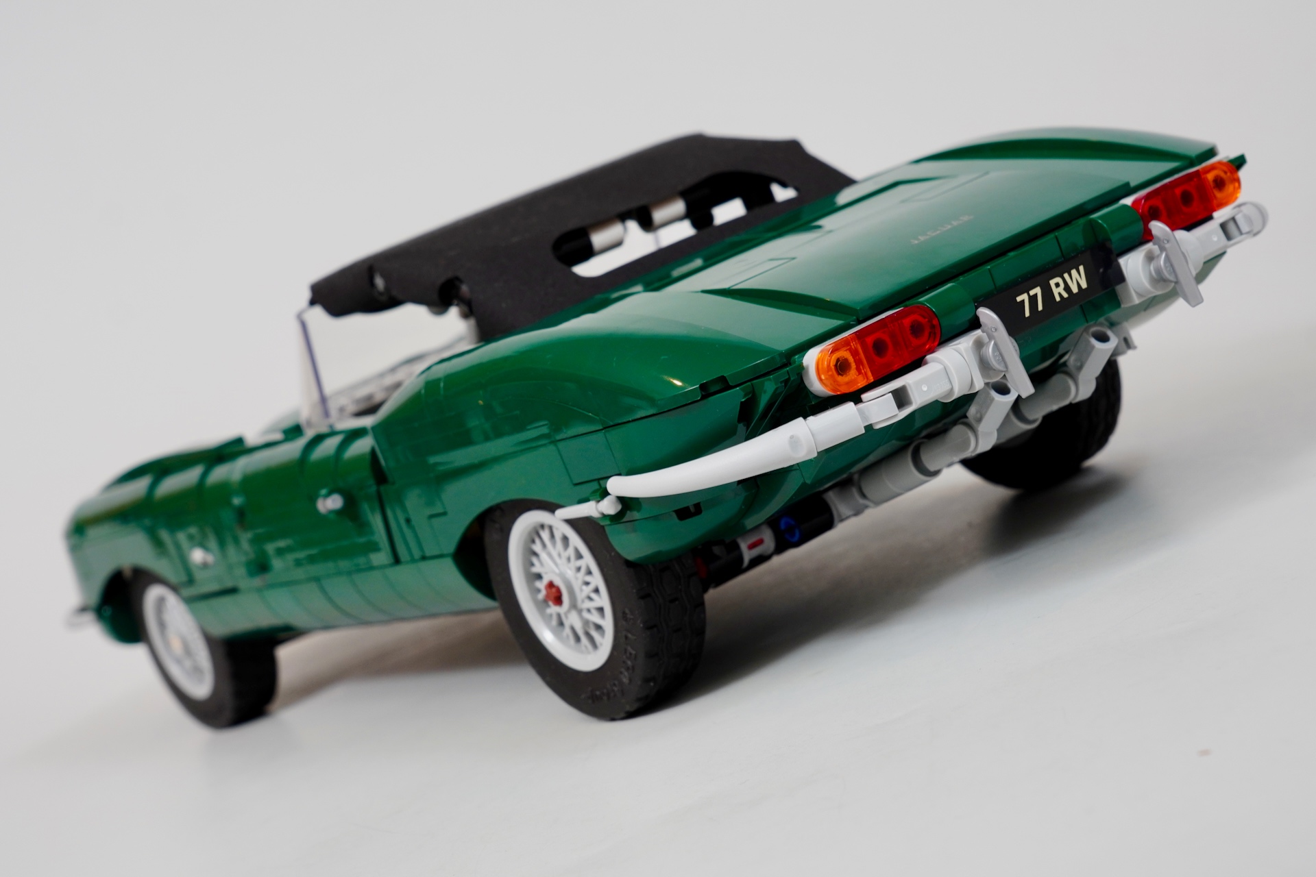 Reseña del LEGO Icons 11381 Jaguar E-Type-32-lopt503gh3gh
