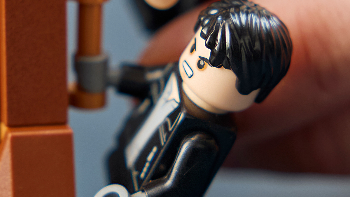 LEGO Ideas 21369 The X-Files Krycek black oil featured
