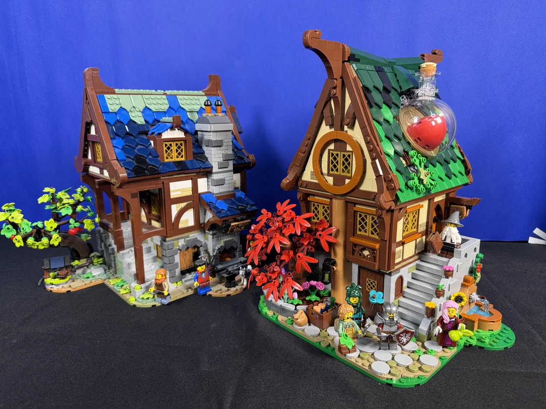 REDDIT LEGO Alchemist's Shop and Medieval Blacksmith