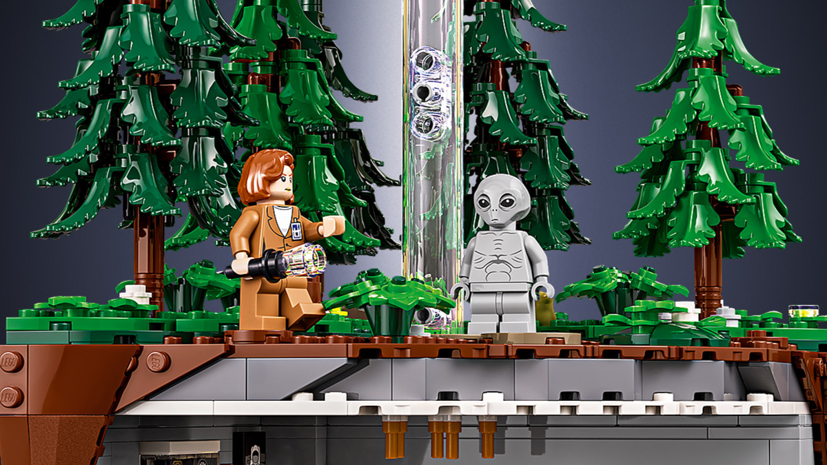 LEGO Ideas 21369 The X-Files alien featured-2
