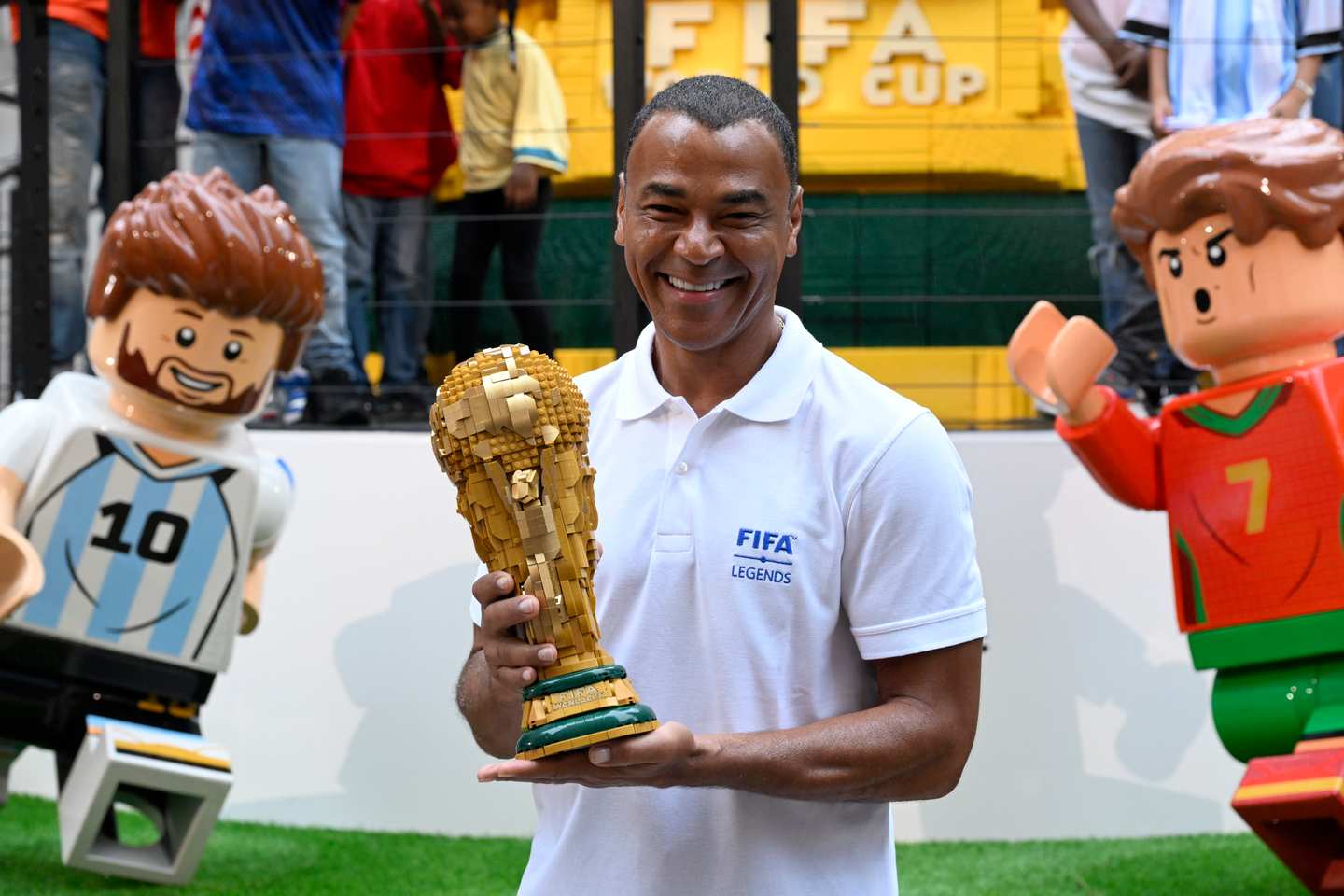 lego fifa world cup trophy big build new york 3