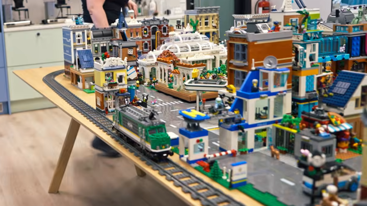 First LEGO Skylines developer video reveals modular city
