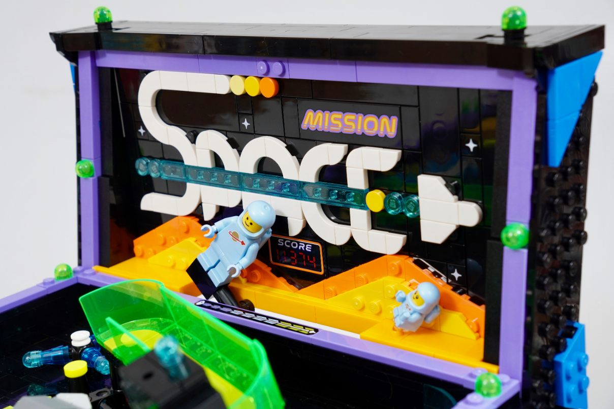 LEGO Icons 11374 Arcade Pinball Machine review-6