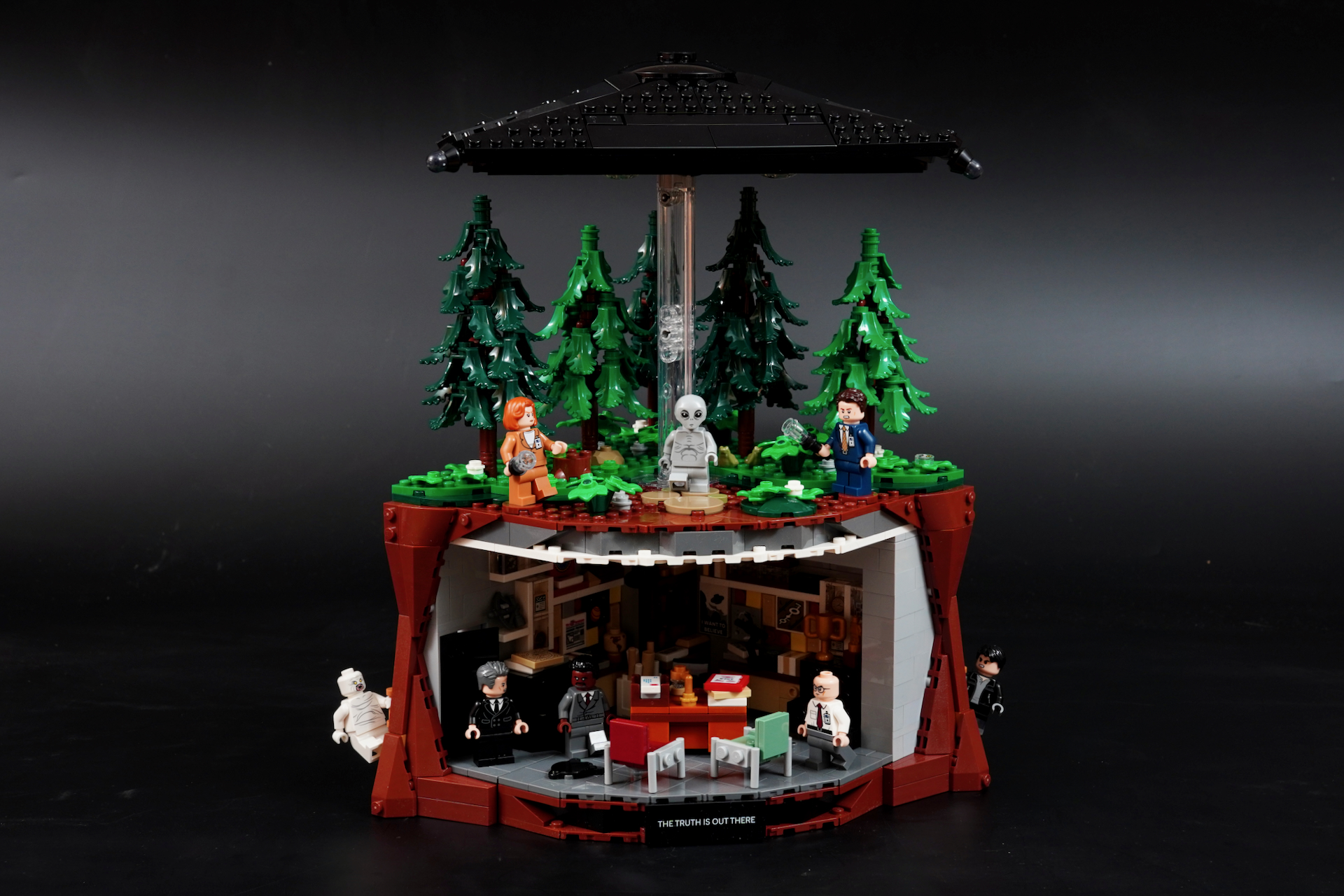 LEGO Ideas 21369 X-Files review - 31
