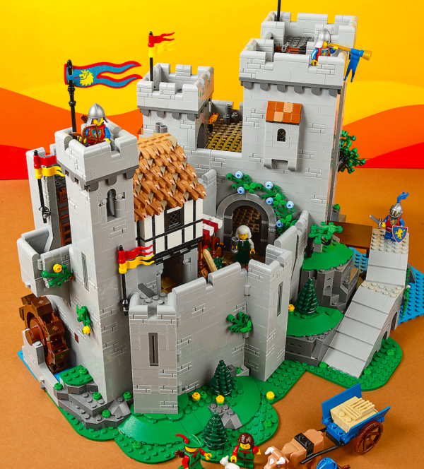 Five things we noticed in 10305 Lion Knights’ Castle