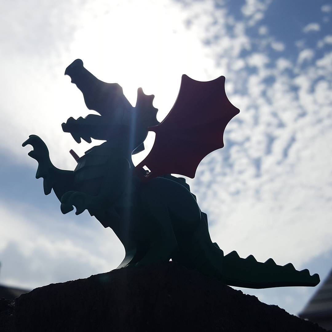 dragonLEGO