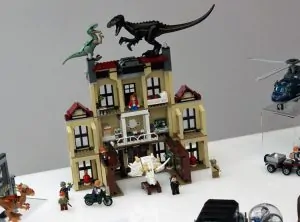 LEGO por dentro Jurassic World 75930 Indoraptor Rampage em