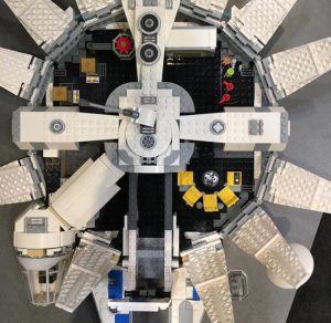 LEGO Star Wars Solo 75212 Kessel Run Millennium Falcon 4