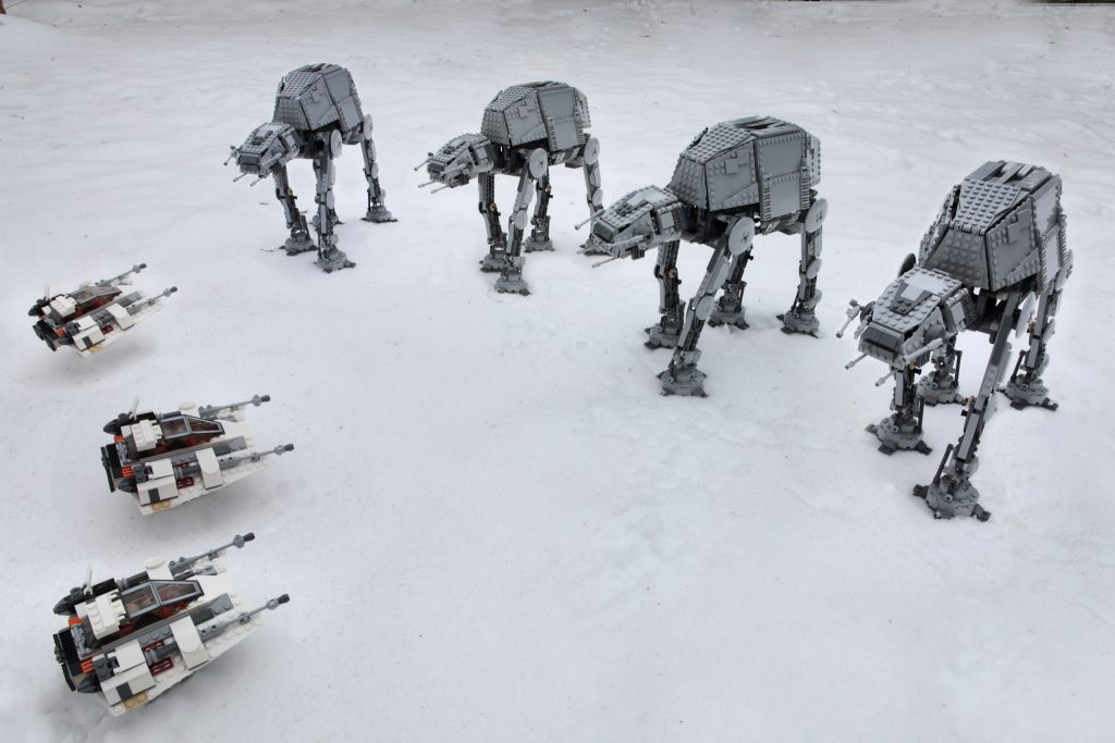 Brick_Pic_AT_AT_on_Hoth