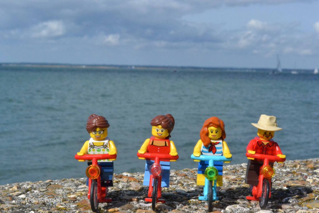 Brick Pic Minifigure bikes 1024x683