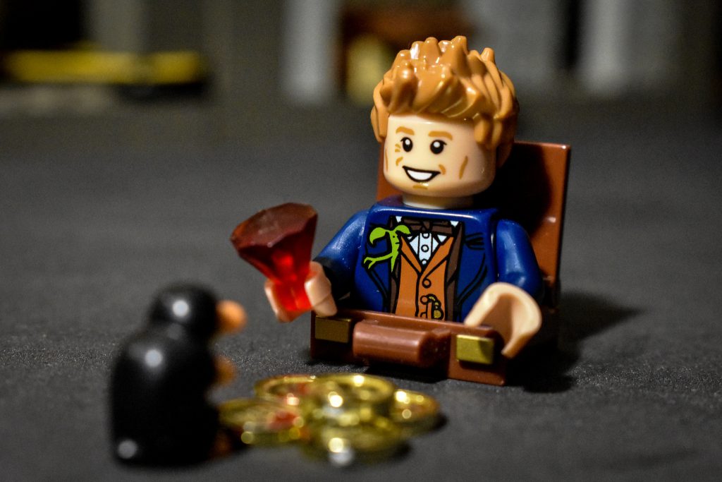 newt scamander lego suitcase