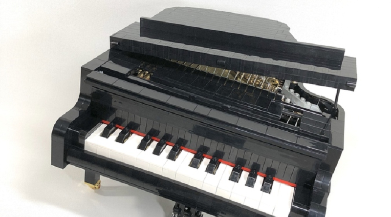 LEGO piano featured 800 445