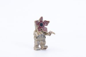 LEGO Stranger Things 75810 The Upside Down review minifigure 22