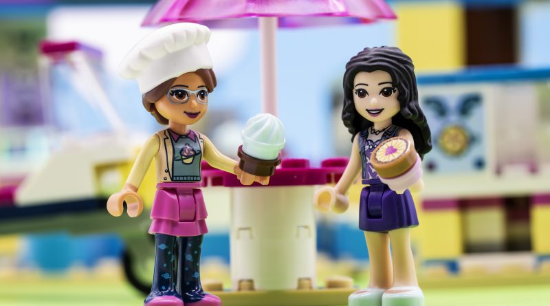 LEGO Friends 41366 Olivia’s Cupcake Café review