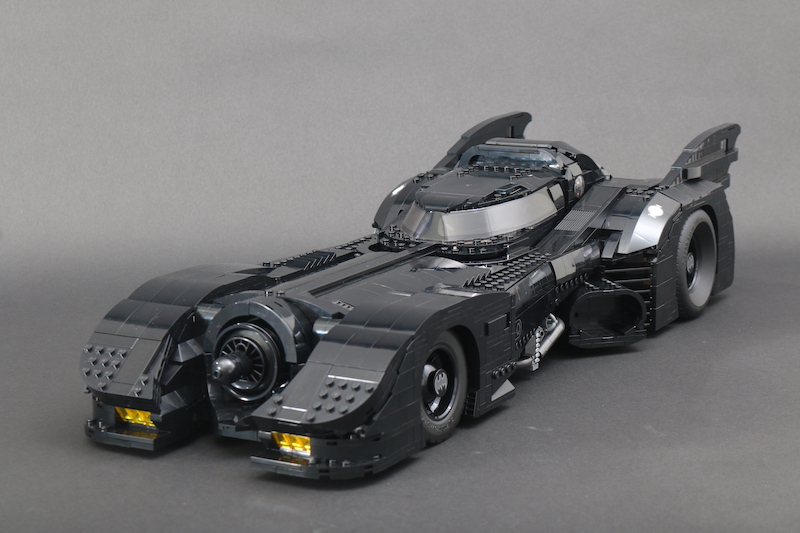 LEGO limited-edition 1989 Batmobile promotional minifig-scale set
