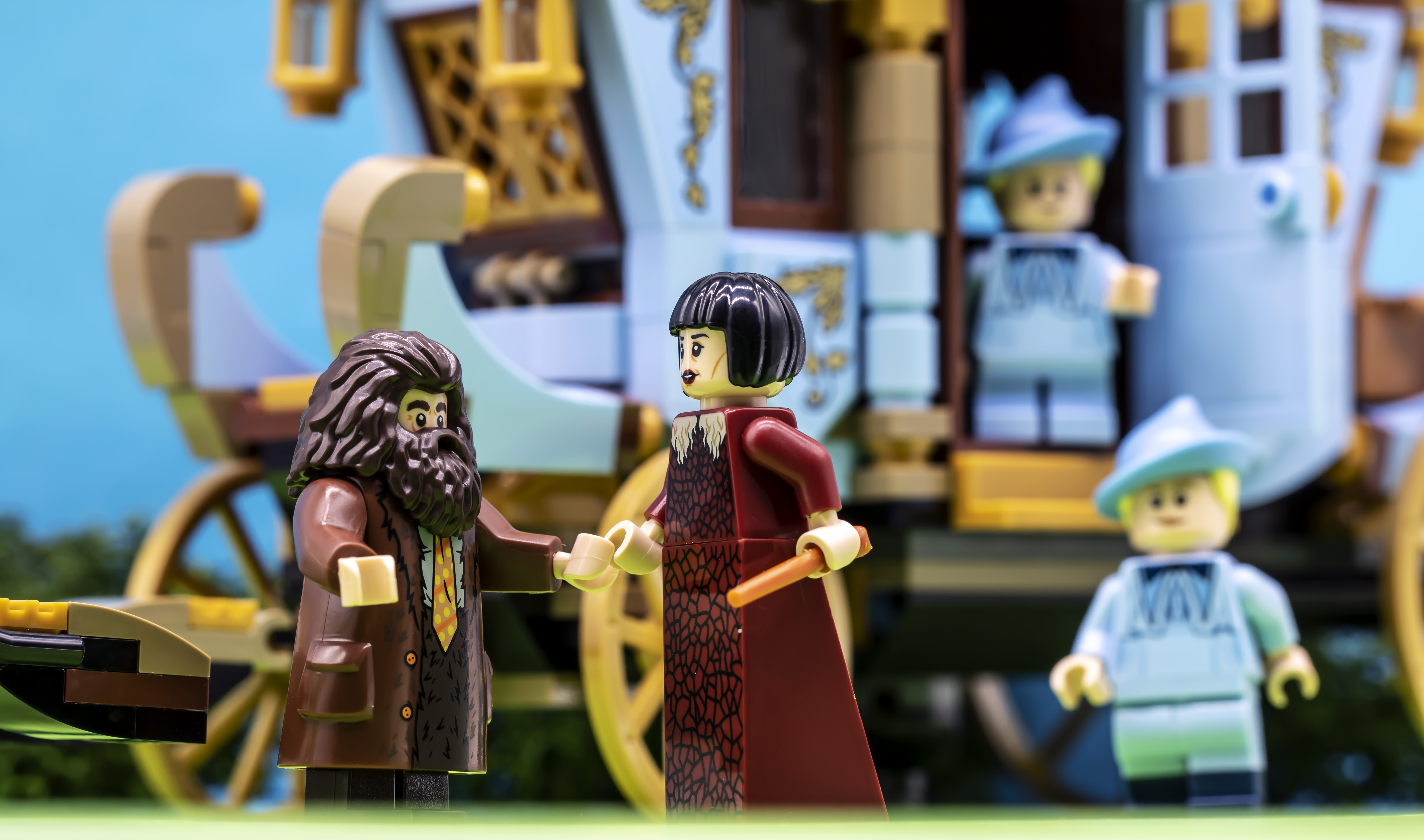 LEGO Harry Potter 75958 Beauxbaton's Carriage: Arrival at Hogwarts