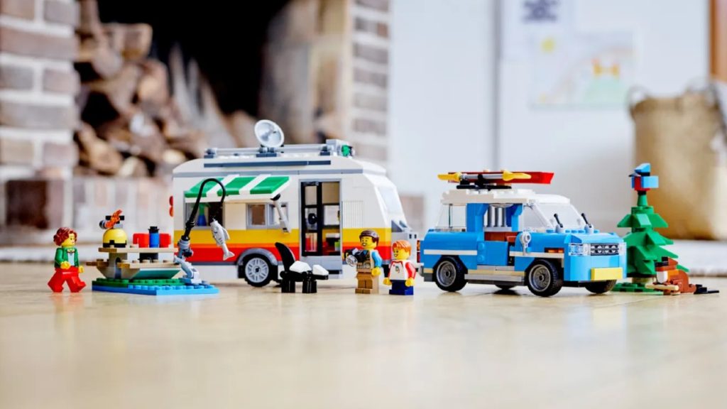 LEGO Creator 31108 caravan family holiday lifestyle featured
