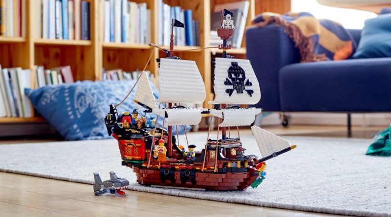 LEGO შემქმნელი 31109 მეკობრე გემი