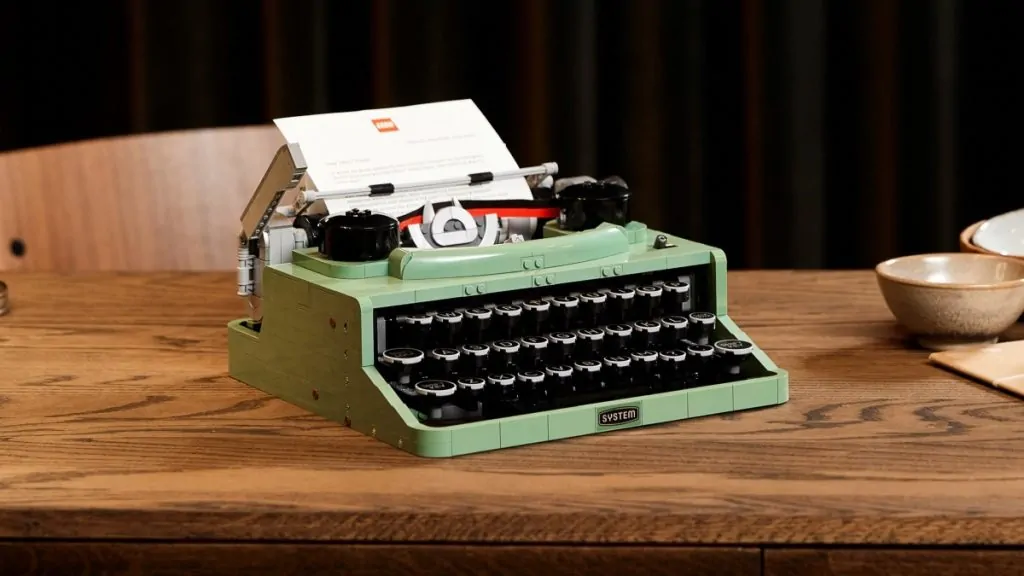LEGO Ideas 21327 Stile di vita della macchina da scrivere ridimensionato in primo piano