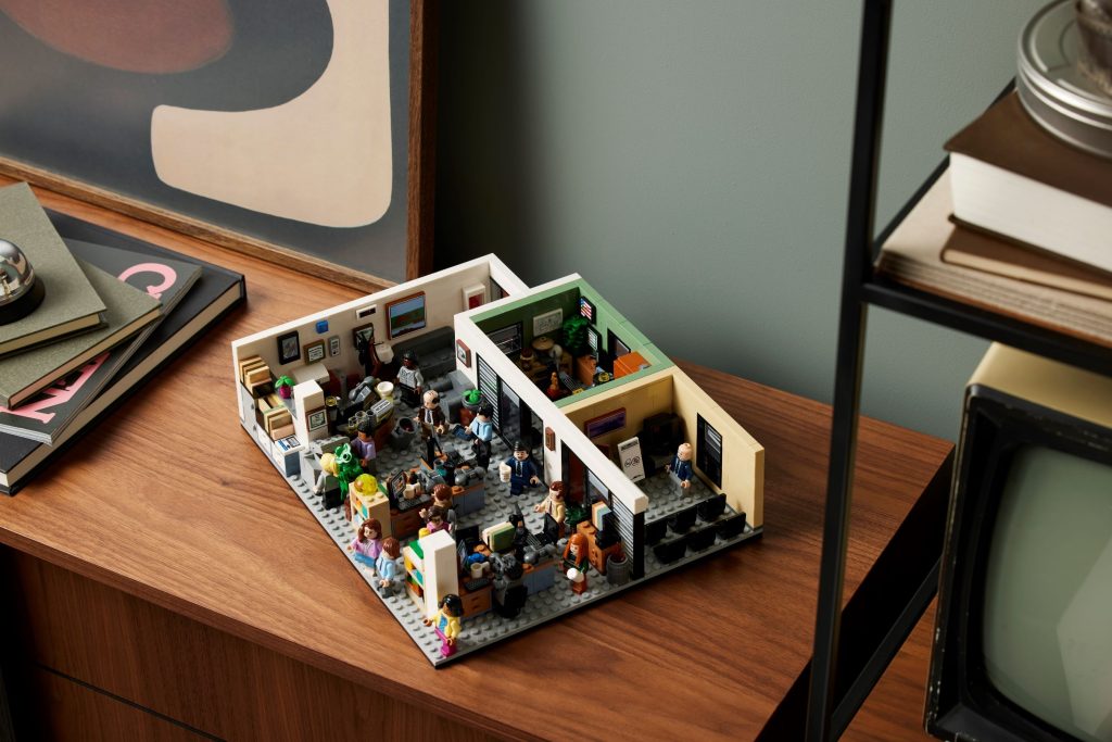 LEGO Ideas 21336 The Office 12