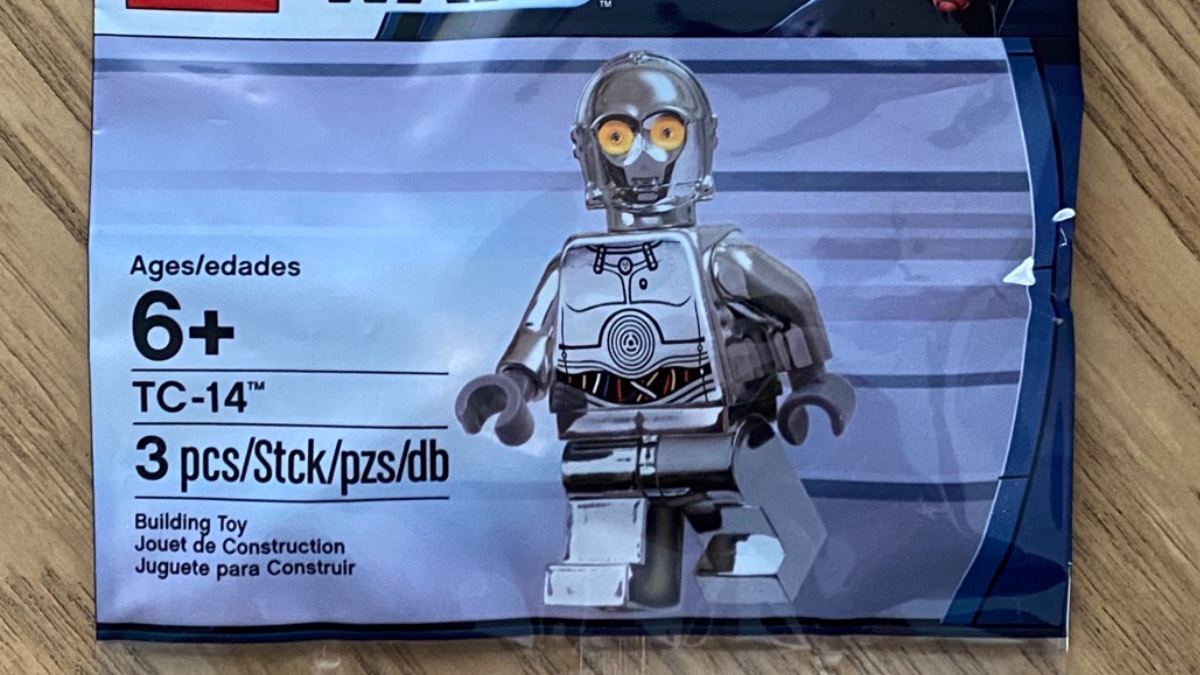 Rare LEGO minifigure polybags given away at SDCC 2022