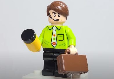 Make LEGO Better Call Saul minifigure for finale with 21319 Central Perk