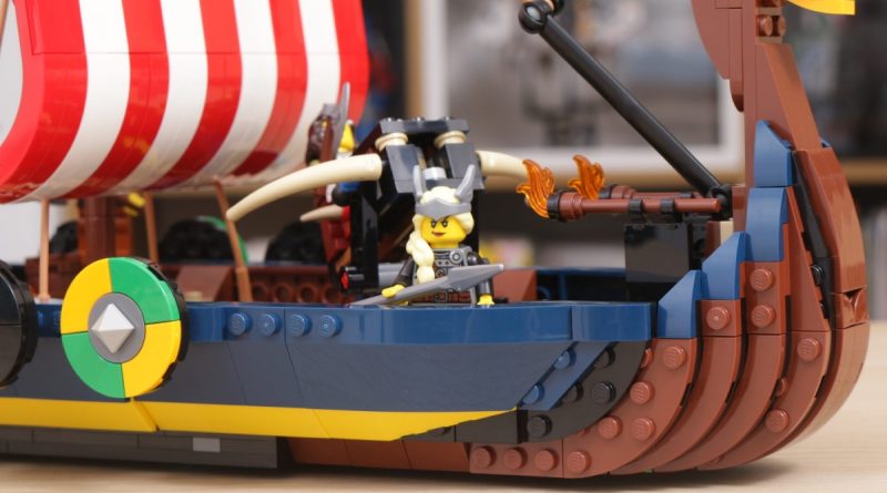 LEGO Creator 3 in 1 Viking Ship နှင့် Midgard Serpent သုံးသပ်ချက် 2 ခုပါရှိသည်။