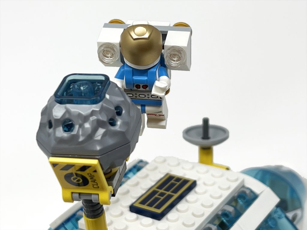 LEGO CITY 60349 Lunar Space Station review 10