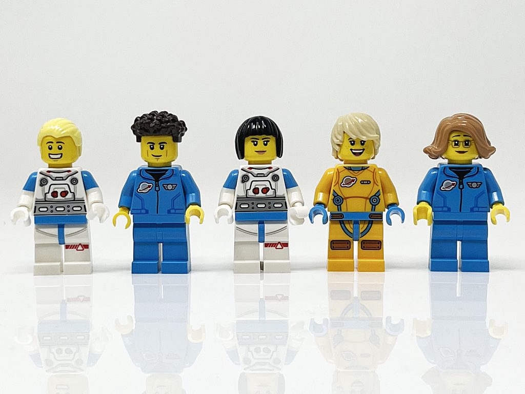 LEGO CITY 60349 Lunar Space Station review 13