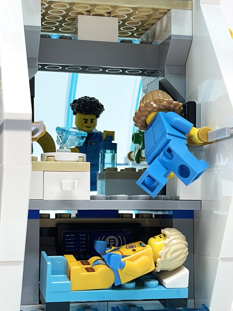 LEGO CITY 60349 Lunar Space Station review 8