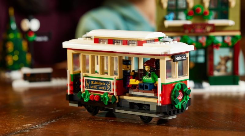 გამორჩეულია LEGO ICONS 10308 Holiday Main Street ტრამვაი