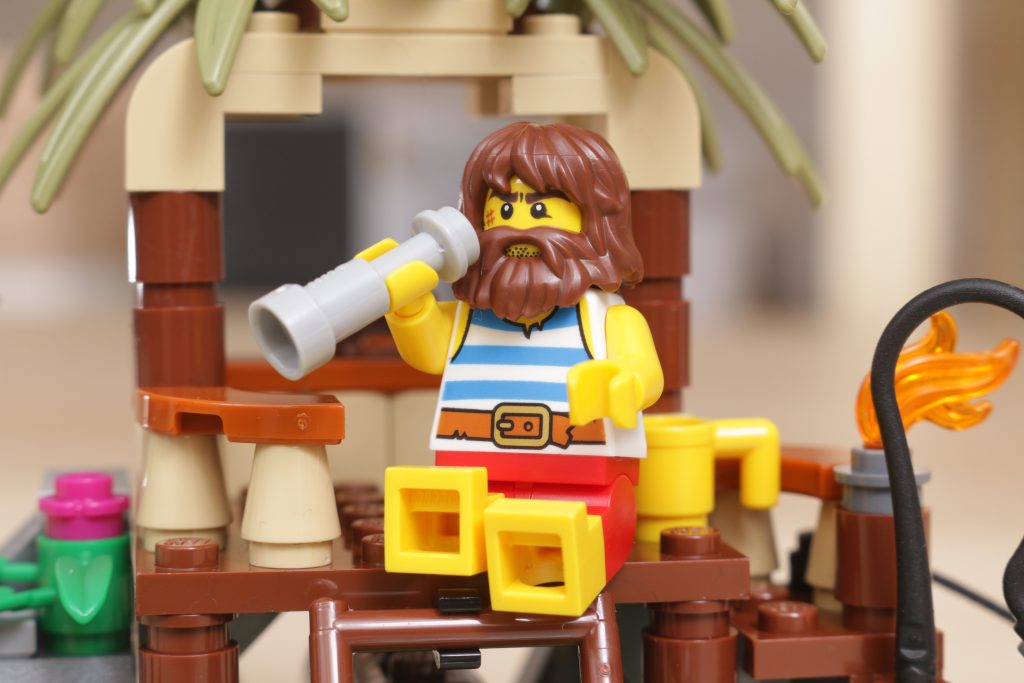 LEGO Ideas 40566 Ray the Castaway gift with purchase review 5