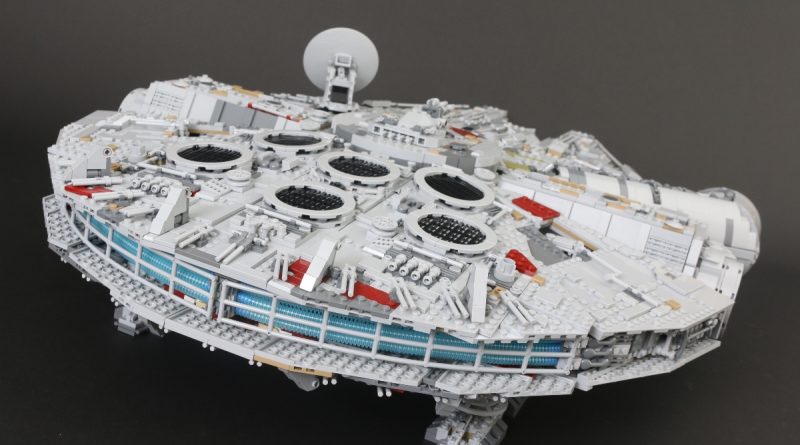 LEGO Star Wars 75192 Millennium Falcon featured 2