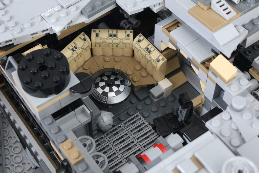 LEGO Star Wars 75192 UCS Ultimate Collectors Series Millennium Falcon review 40