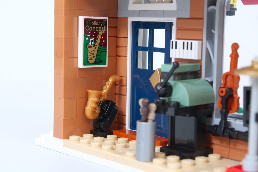 LEGO Winter Village 10308 Holiday Main Street examen 11