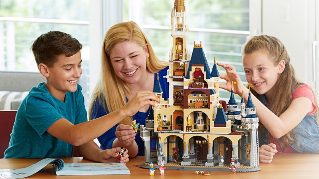 LEGO Disney Il 71040 Disney Costruzione del castello in primo piano