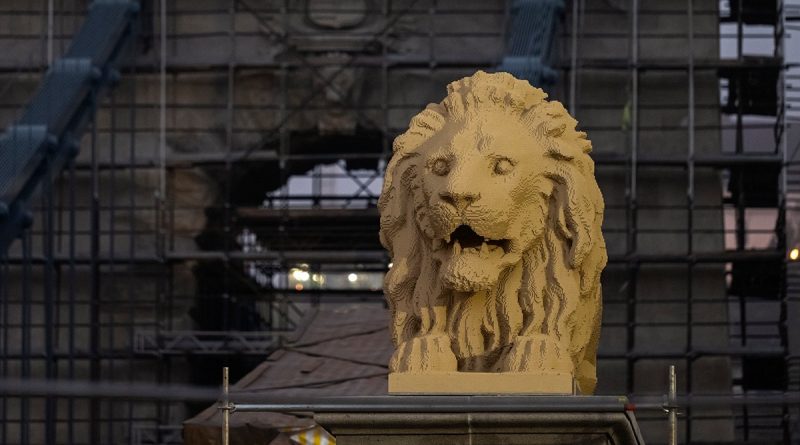 LEGO Hungary lion statue bridge featured