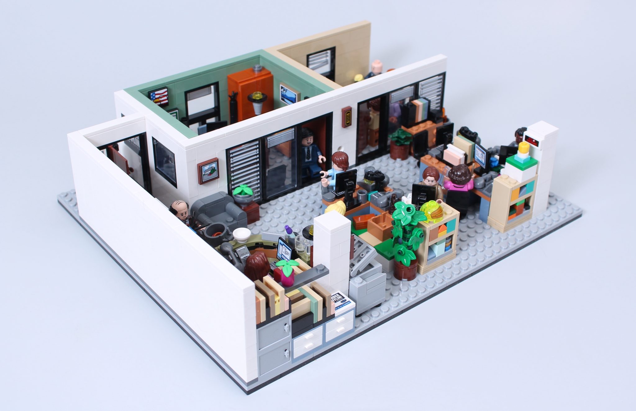 Brie Larson has finished LEGO Ideas 21336 The Office