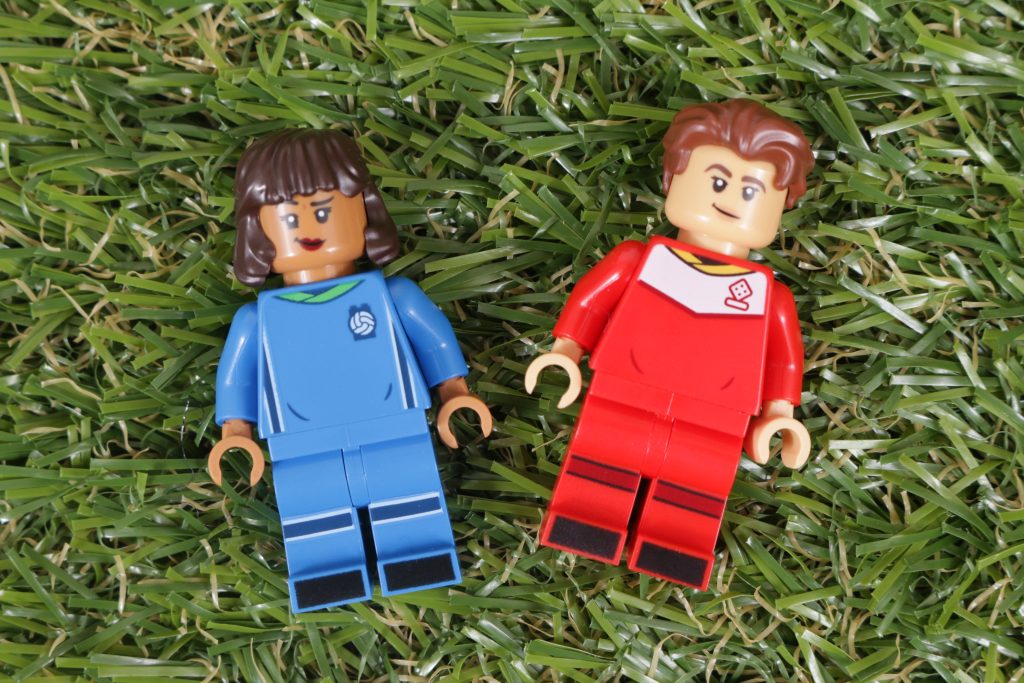 LEGO Ideas 21337 Table Football minifigures and football market comparison 8