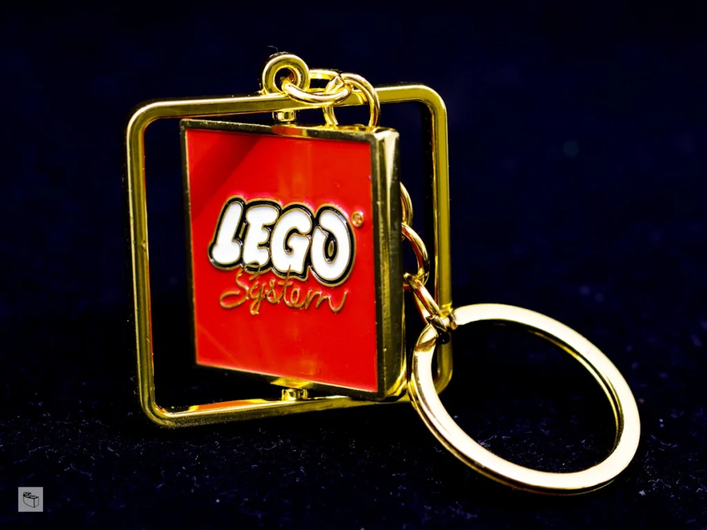 RAMBLING BRICK LEGO VIP 1964 logo keychain 1